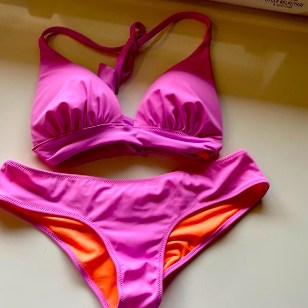 Victoria’s Secret pink bikini